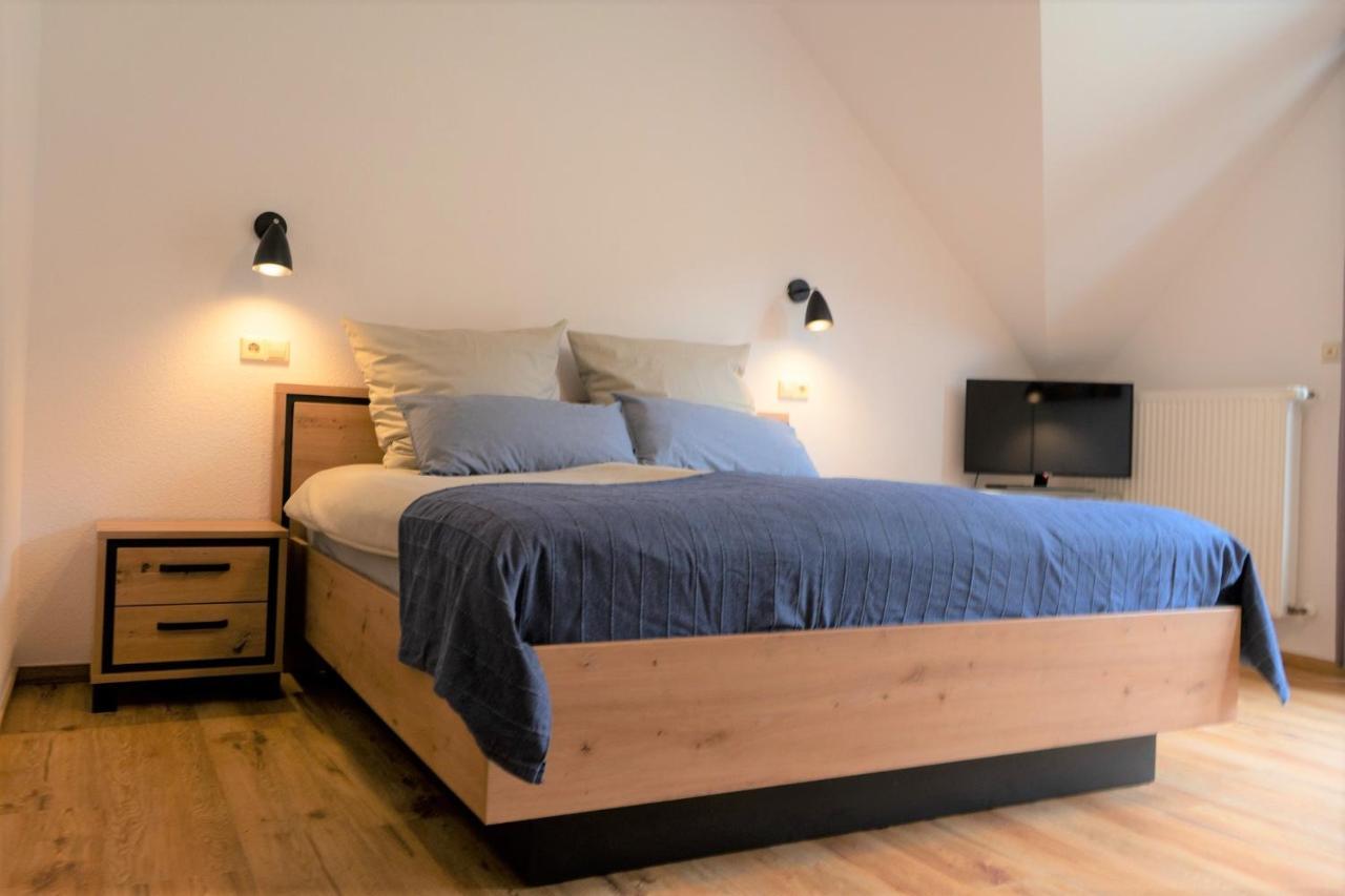 Haus Moselliebe B&B Ediger-Eller Exteriör bild